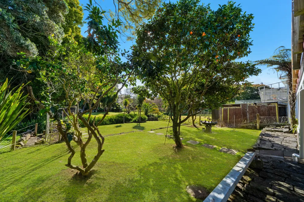 Photos of 11 Eaton Road