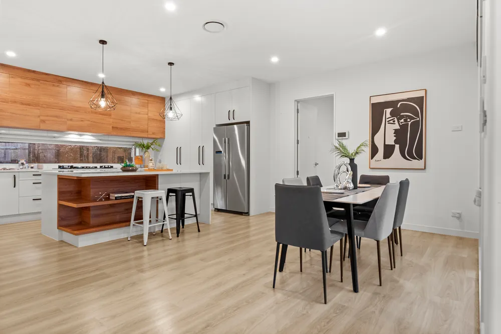Photos of 12 Pommes Way