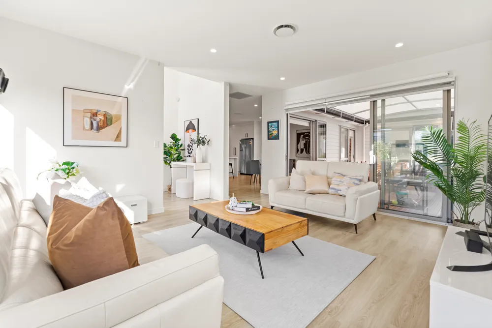 Photos of 12 Pommes Way