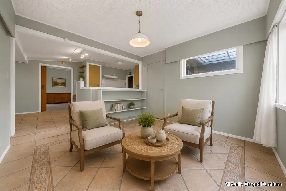 Photos of 590 Mount Albert