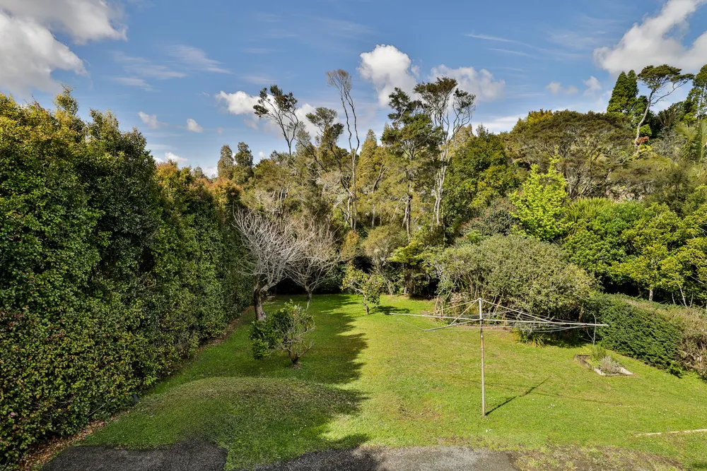Photos of 208 Old Titirangi Road