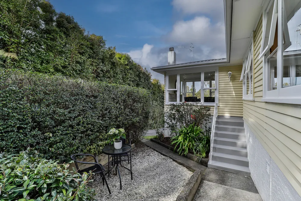 Photos of 208 Old Titirangi Road