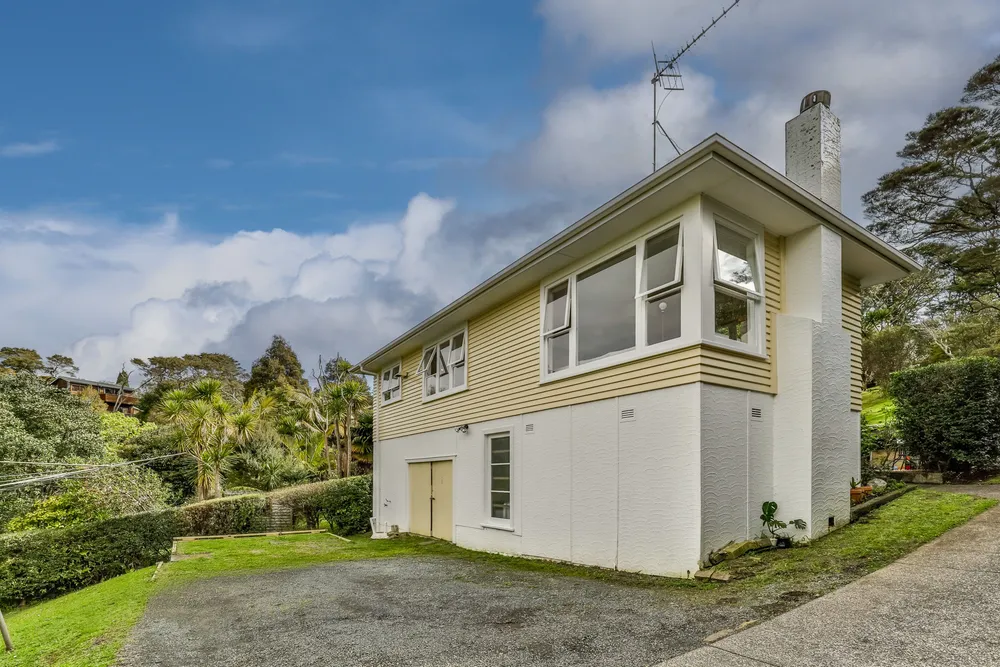Photos of 208 Old Titirangi Road