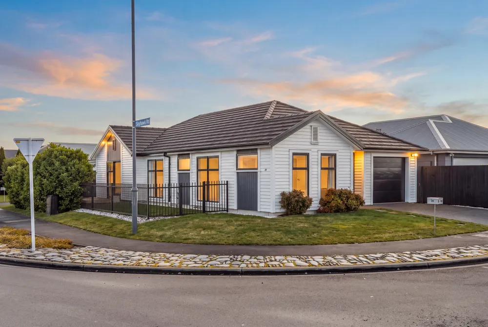 Photos of 20 Skyhawk Road