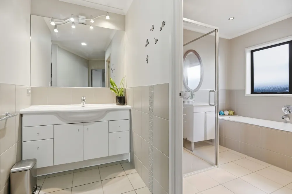 Photos of 46 St Heliers Place