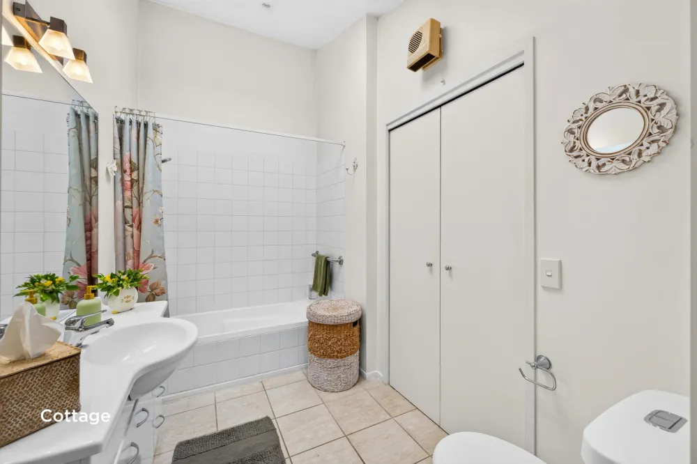 Photos of 8 Loch Street
