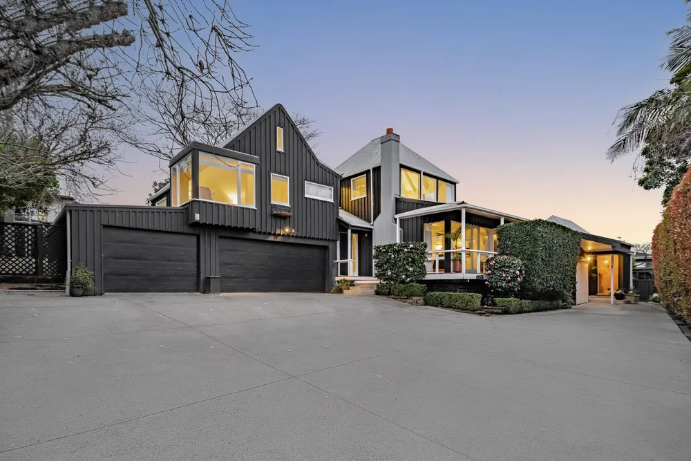 Photos of 8 Loch Street