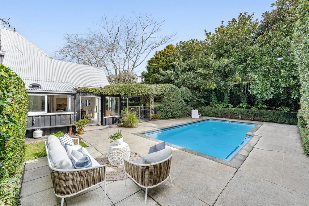 Photos of 8 Loch Street