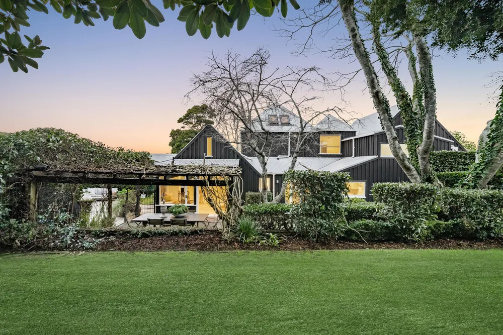 Photos of 8 Loch Street