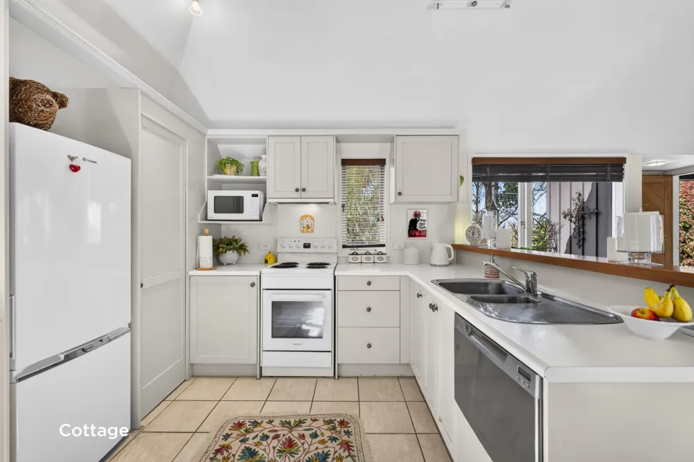 Photos of 8 Loch Street
