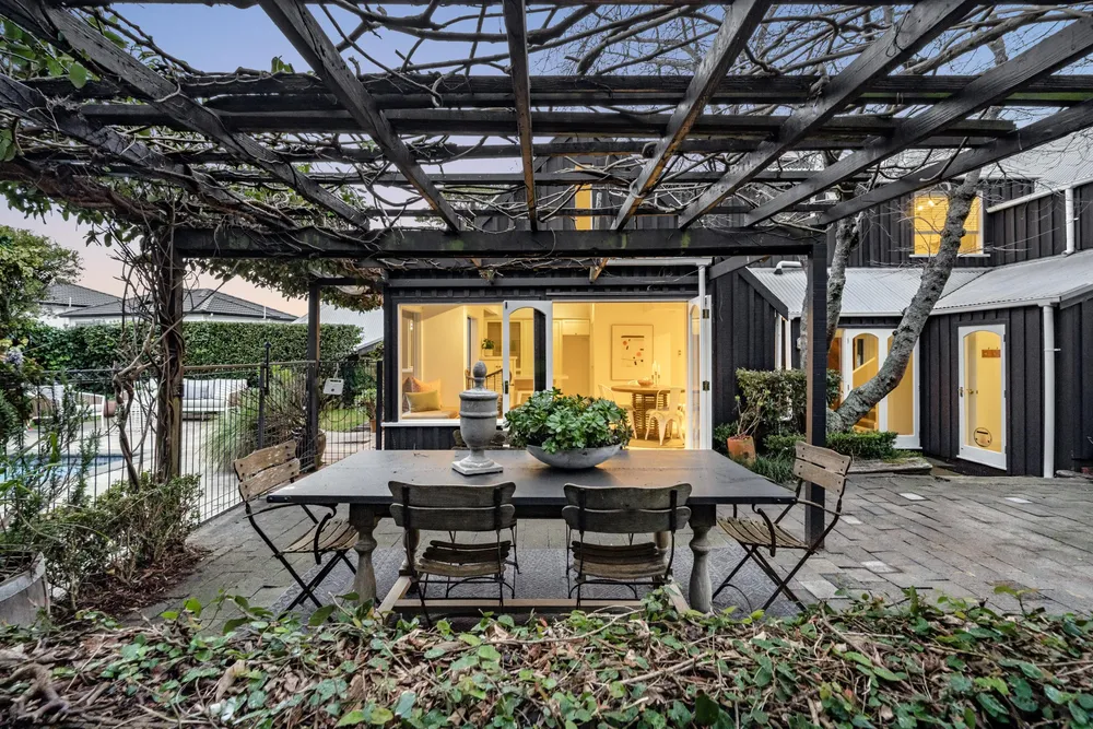 Photos of 8 Loch Street