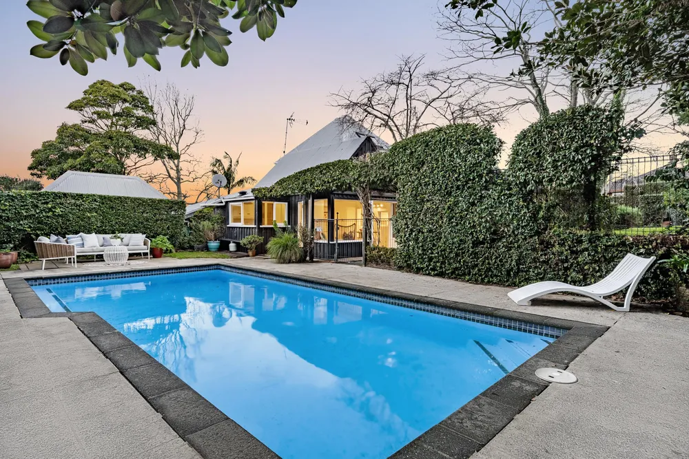 Photos of 8 Loch Street