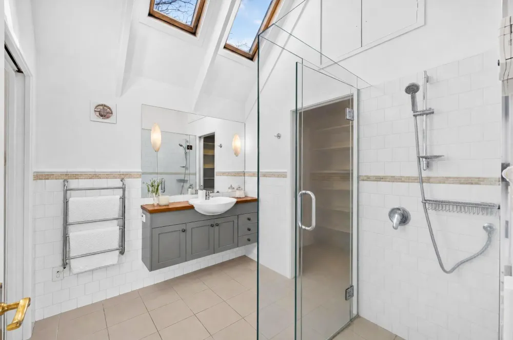 Photos of 8 Loch Street