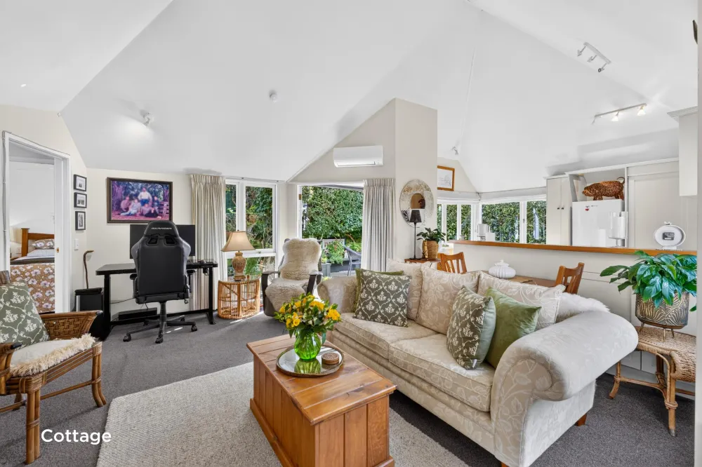 Photos of 8 Loch Street