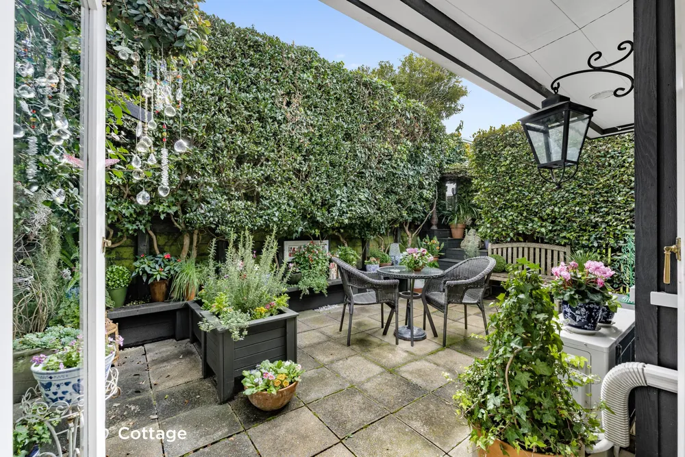 Photos of 8 Loch Street