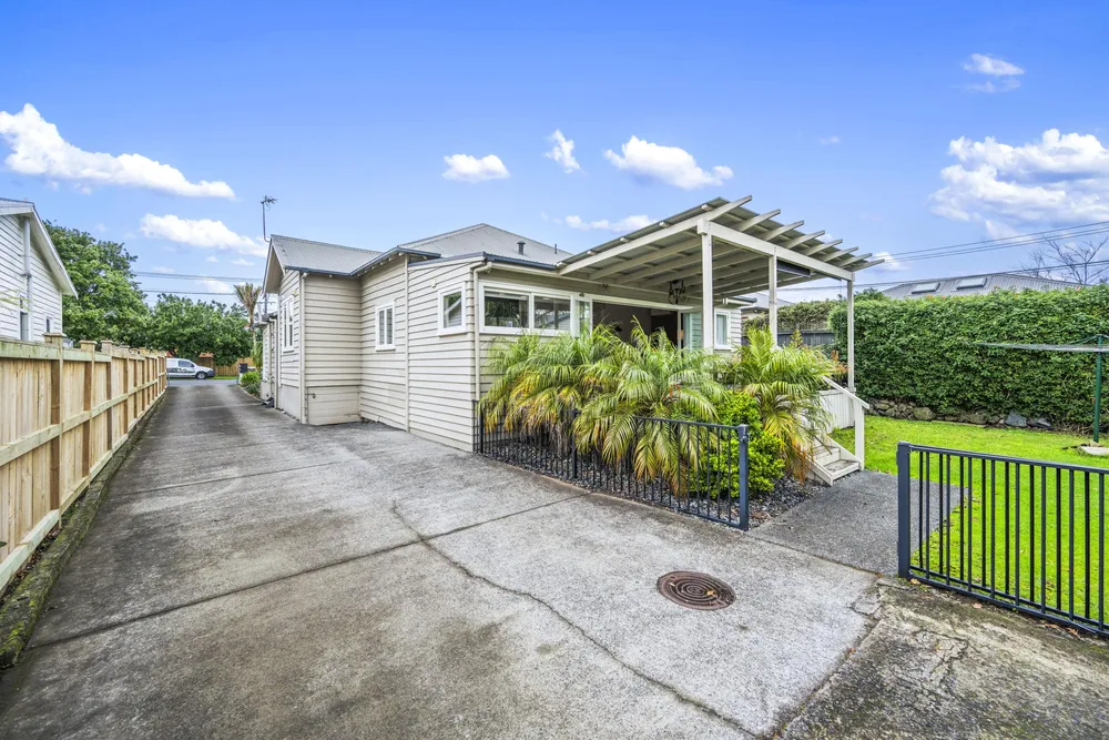 Photos of 9 Matipo Street