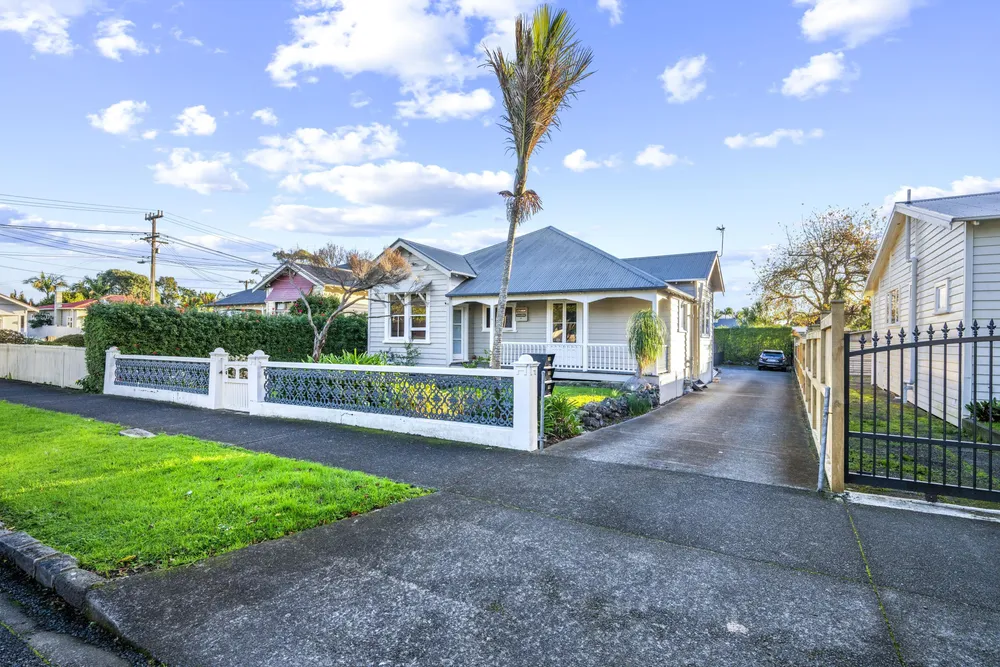 Photos of 9 Matipo Street