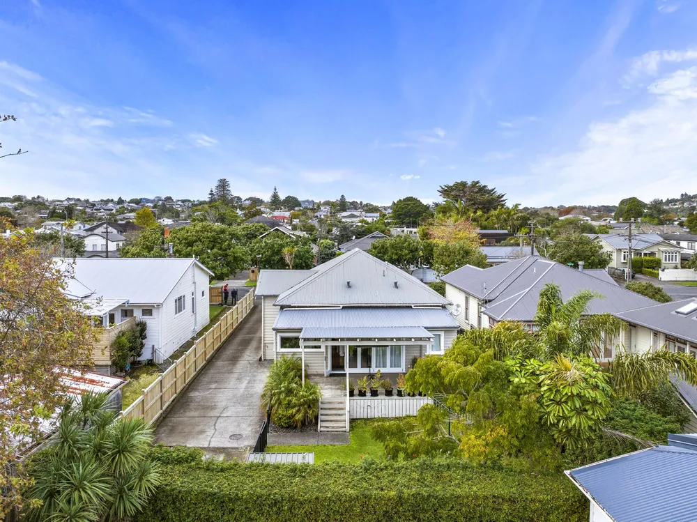 Photos of 9 Matipo Street