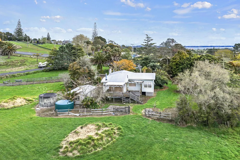 Photos of 751 Whitford-Maraetai Road