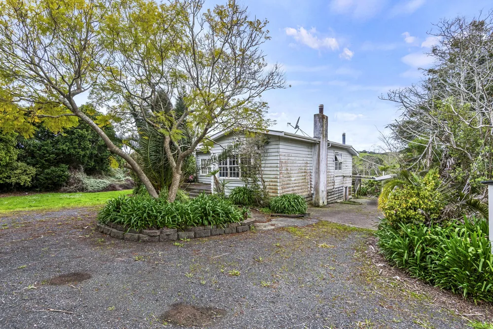 Photos of 751 Whitford-Maraetai Road