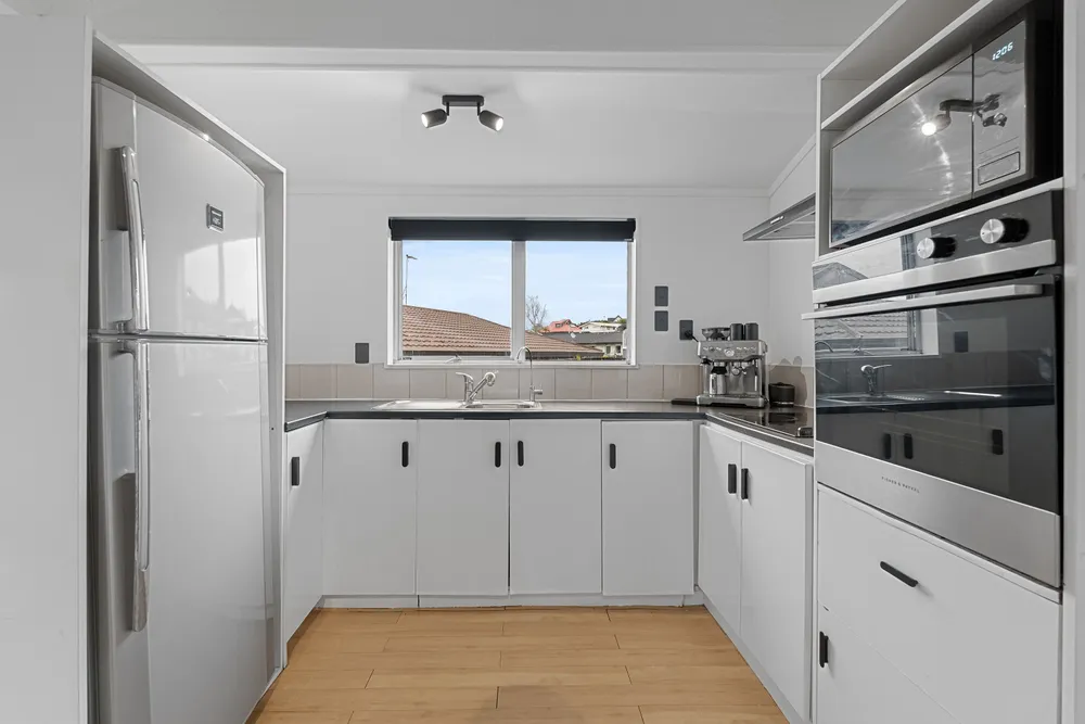 Photos of 28 Fairway Avenue