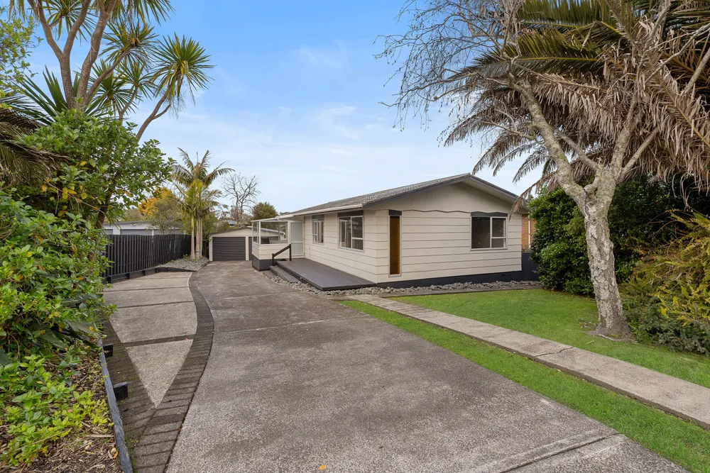 Photos of 28 Fairway Avenue