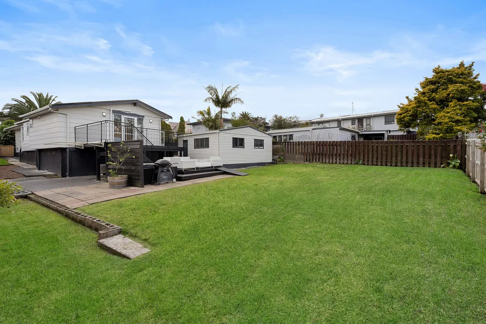 Photos of 28 Fairway Avenue