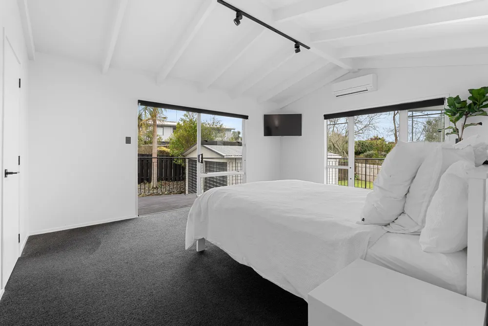 Photos of 28 Fairway Avenue