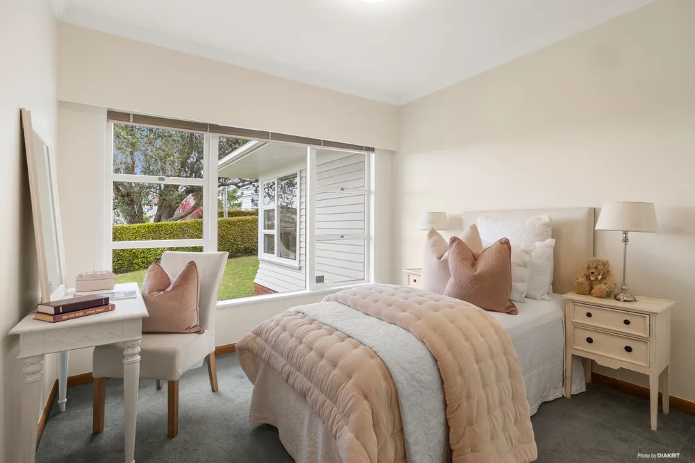 Photos of 18 Lisburn Avenue