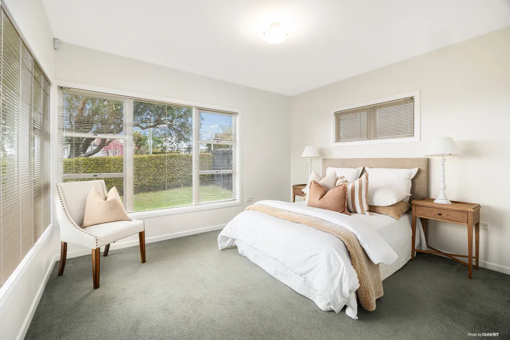 Photos of 18 Lisburn Avenue