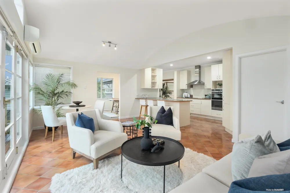 Photos of 18 Lisburn Avenue