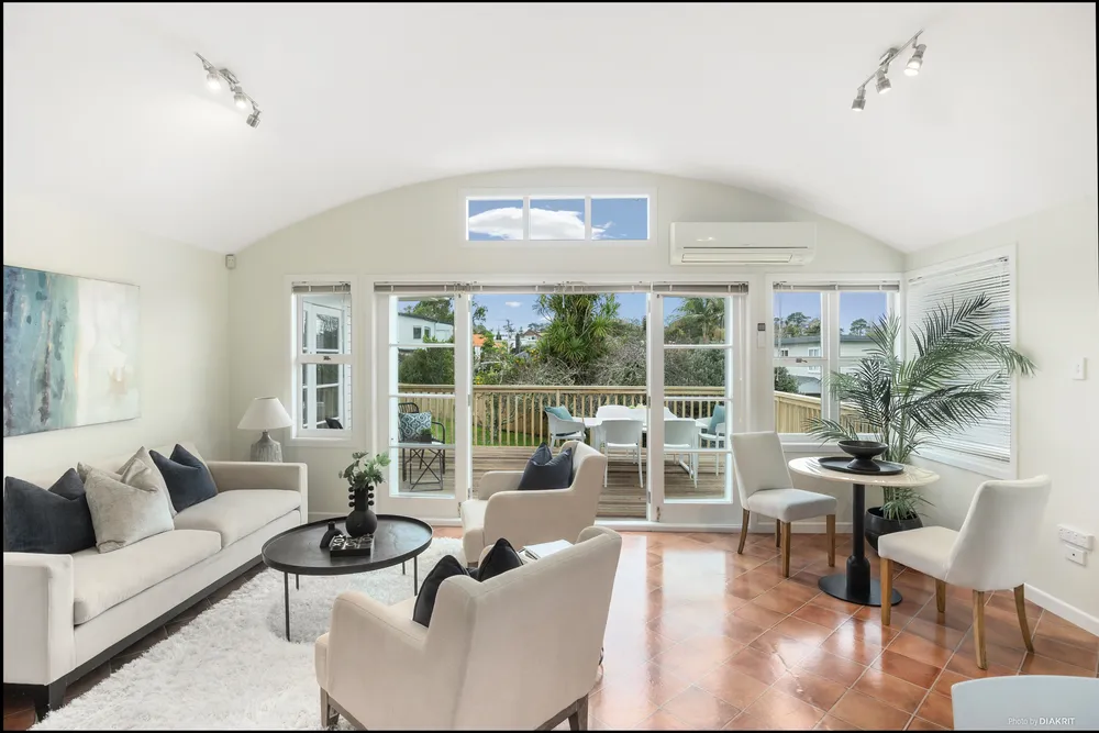 Photos of 18 Lisburn Avenue