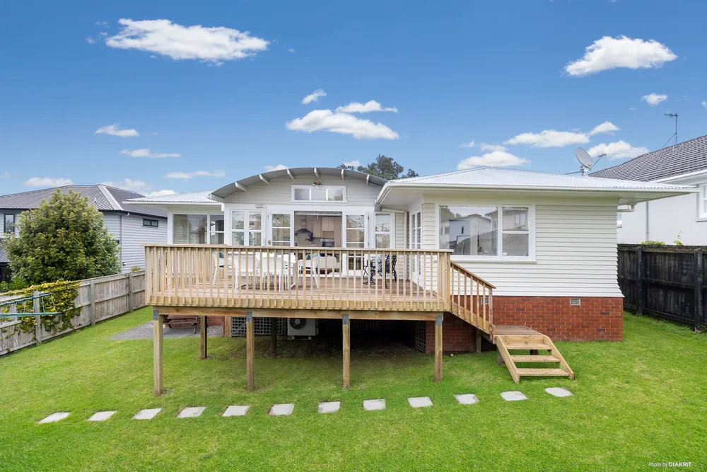 Photos of 18 Lisburn Avenue