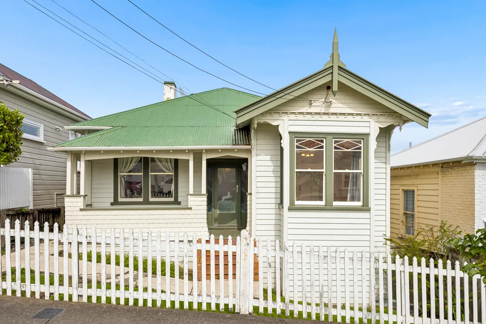 Photos of 16 Northland Street