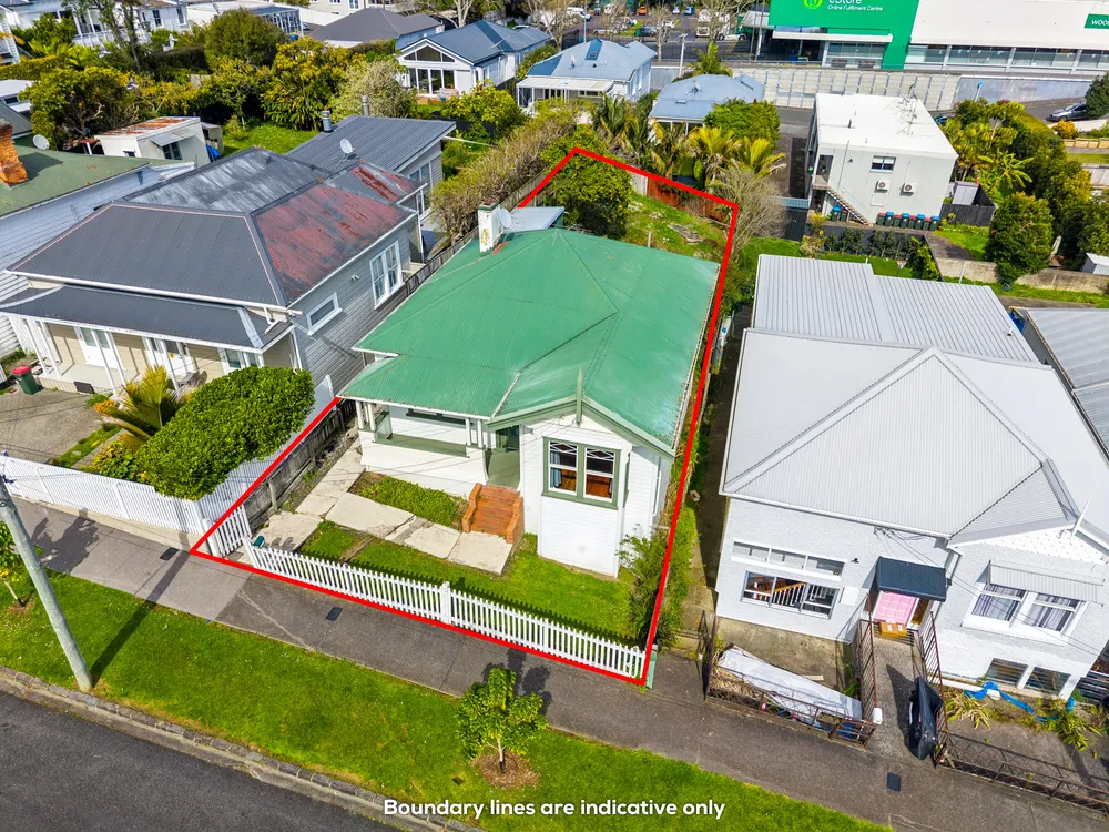 Photos of 16 Northland Street