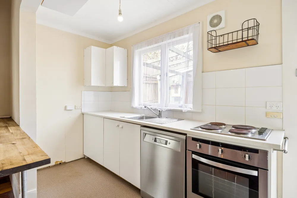 Photos of 16 Northland Street