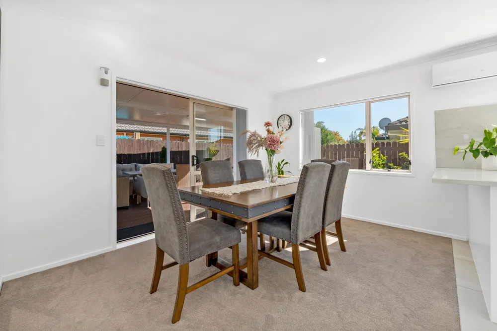 Photos of 27 Redcastle Drive