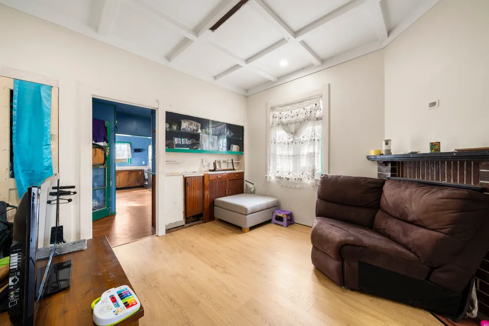 Photos of 18 Sturges Avenue