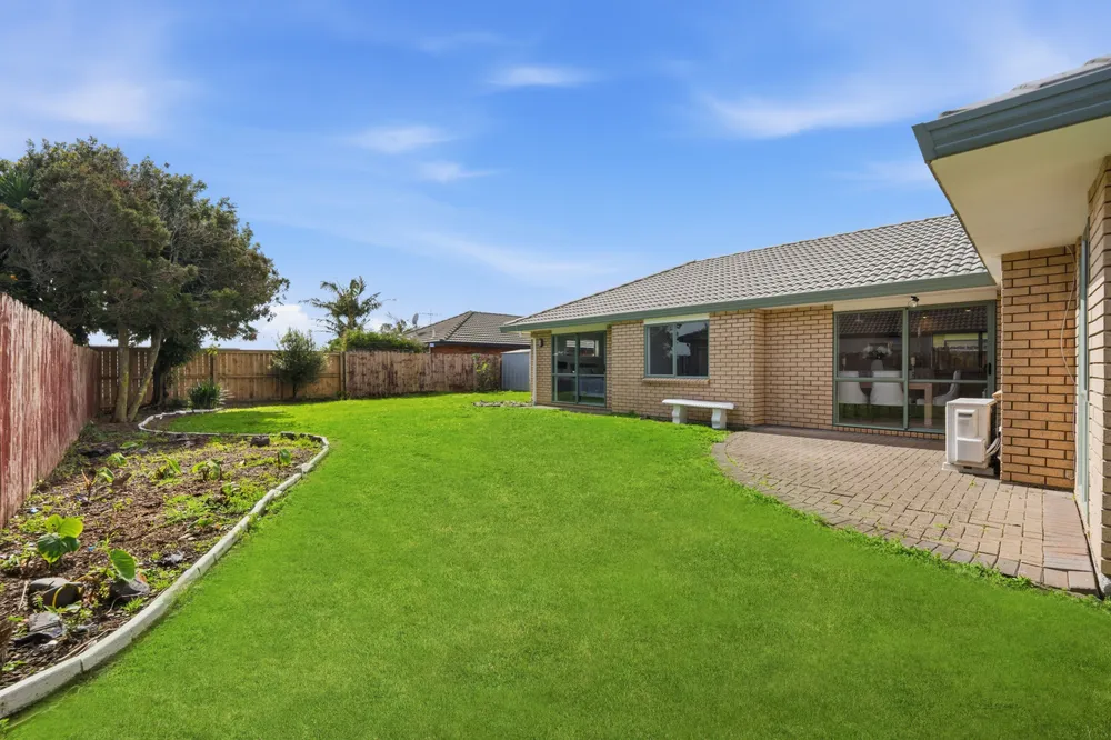 Photos of 18 Broadhurst Road