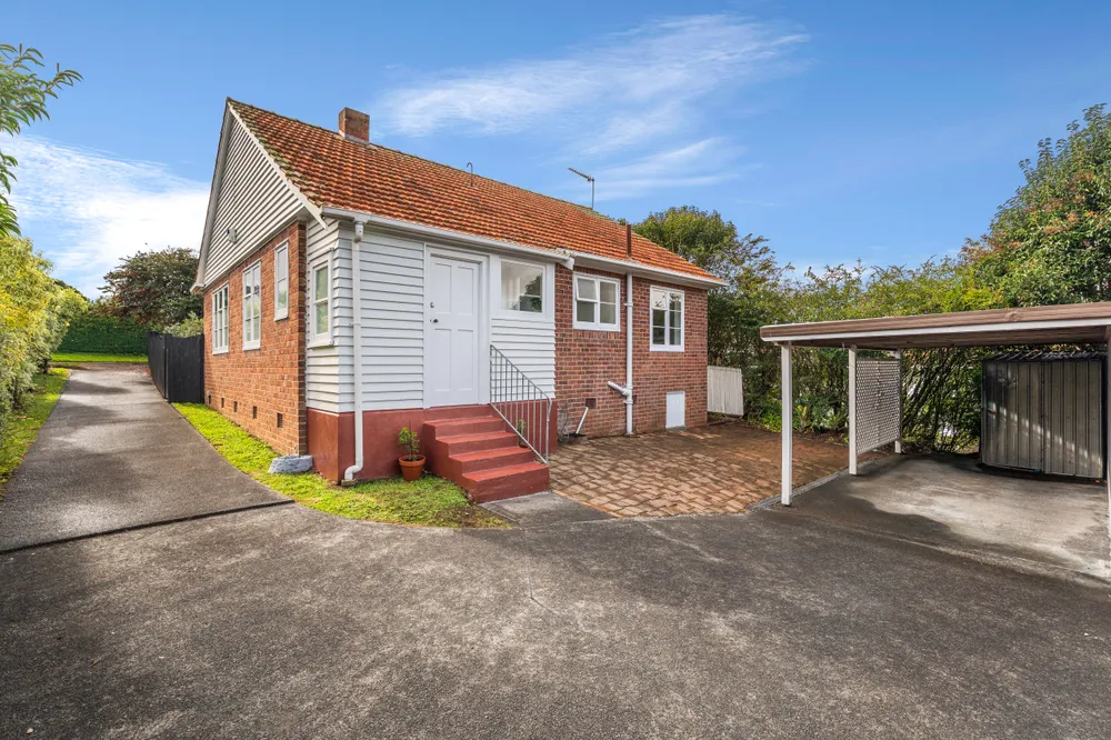 Photos of 567 Mount Albert Road
