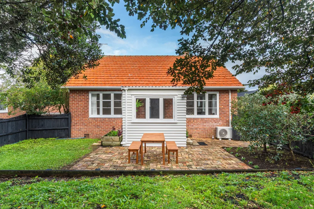 Photos of 567 Mount Albert Road
