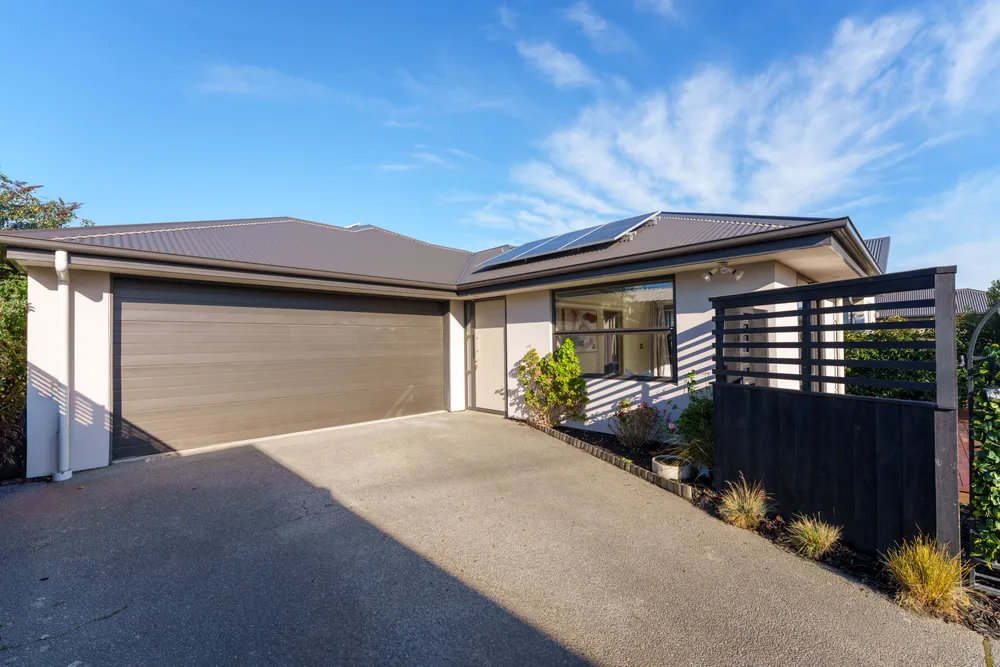 Photos of 16 Sylvia Street