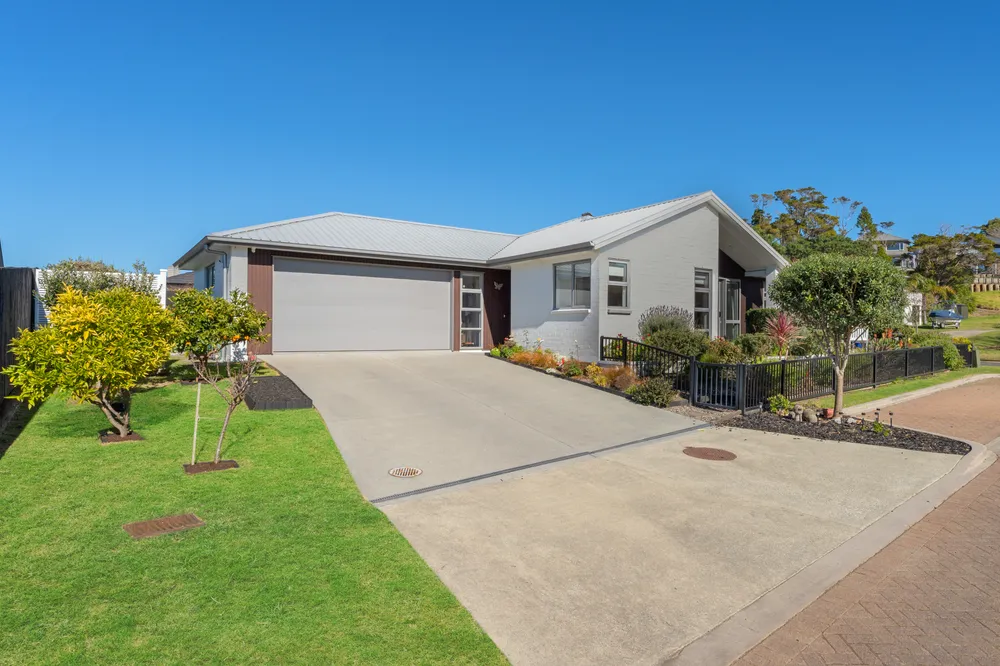 Photos of 52 Arabella Lane