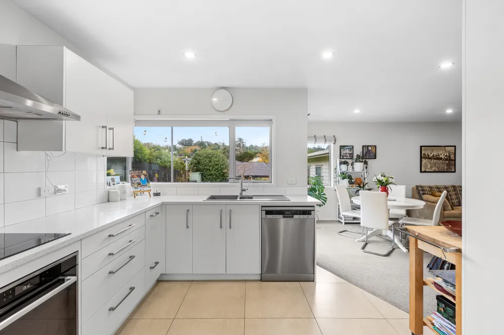 Photos of 16 Motiti Street