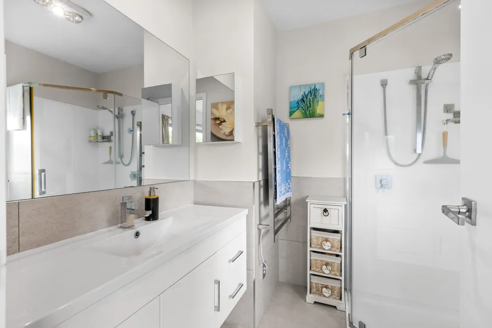 Photos of 16 Motiti Street