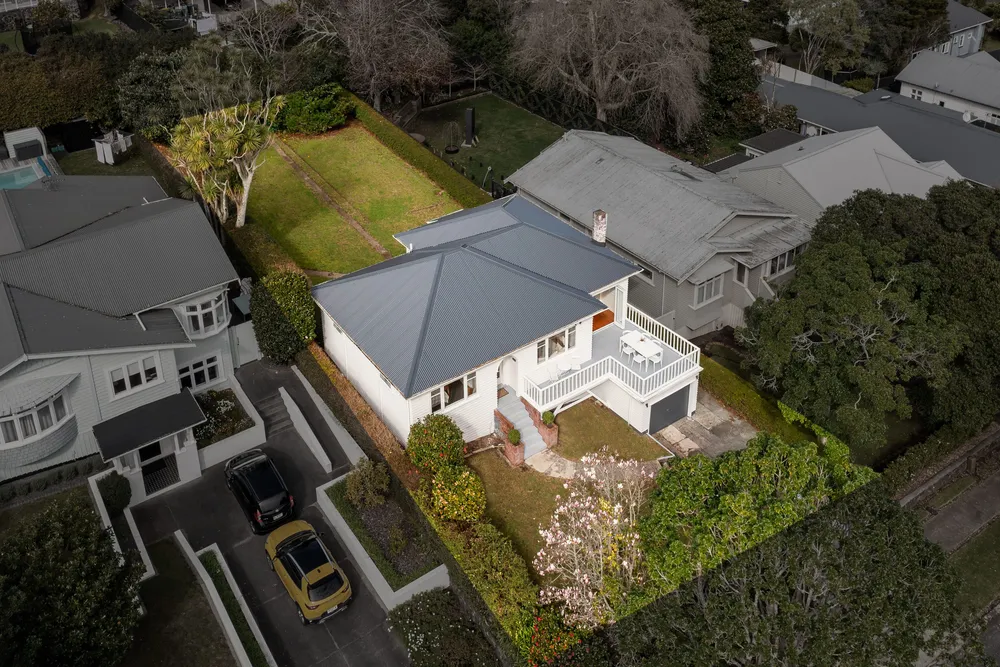 Photos of 7 Weston Avenue
