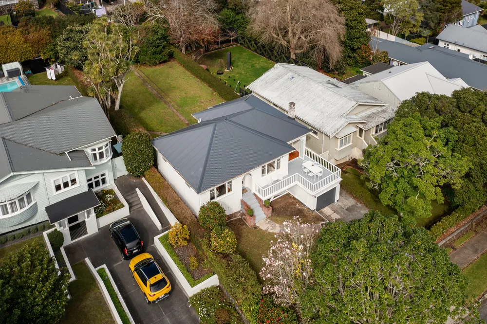 Photos of 7 Weston Avenue