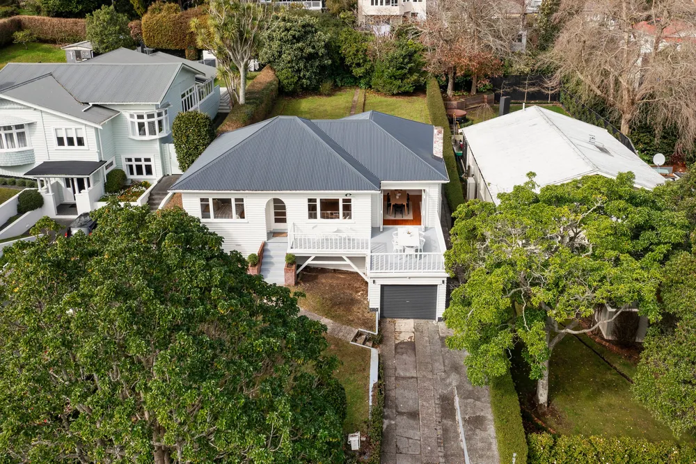 Photos of 7 Weston Avenue