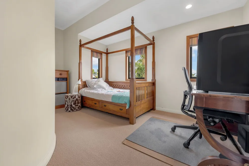 Photos of 12 Eynsham Court