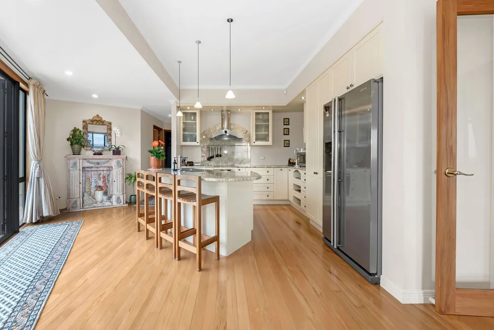 Photos of 12 Eynsham Court